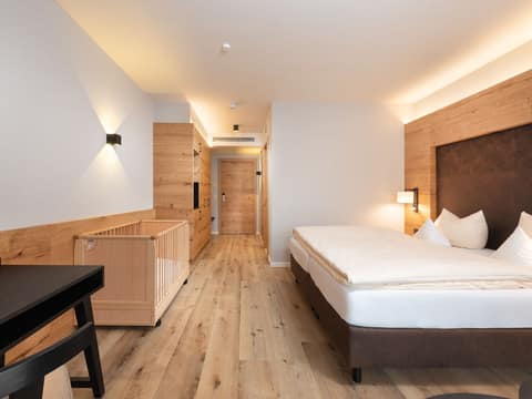 Doppelzimmer "Premium" im Familienhotel Schreinerhof – Ansicht 2